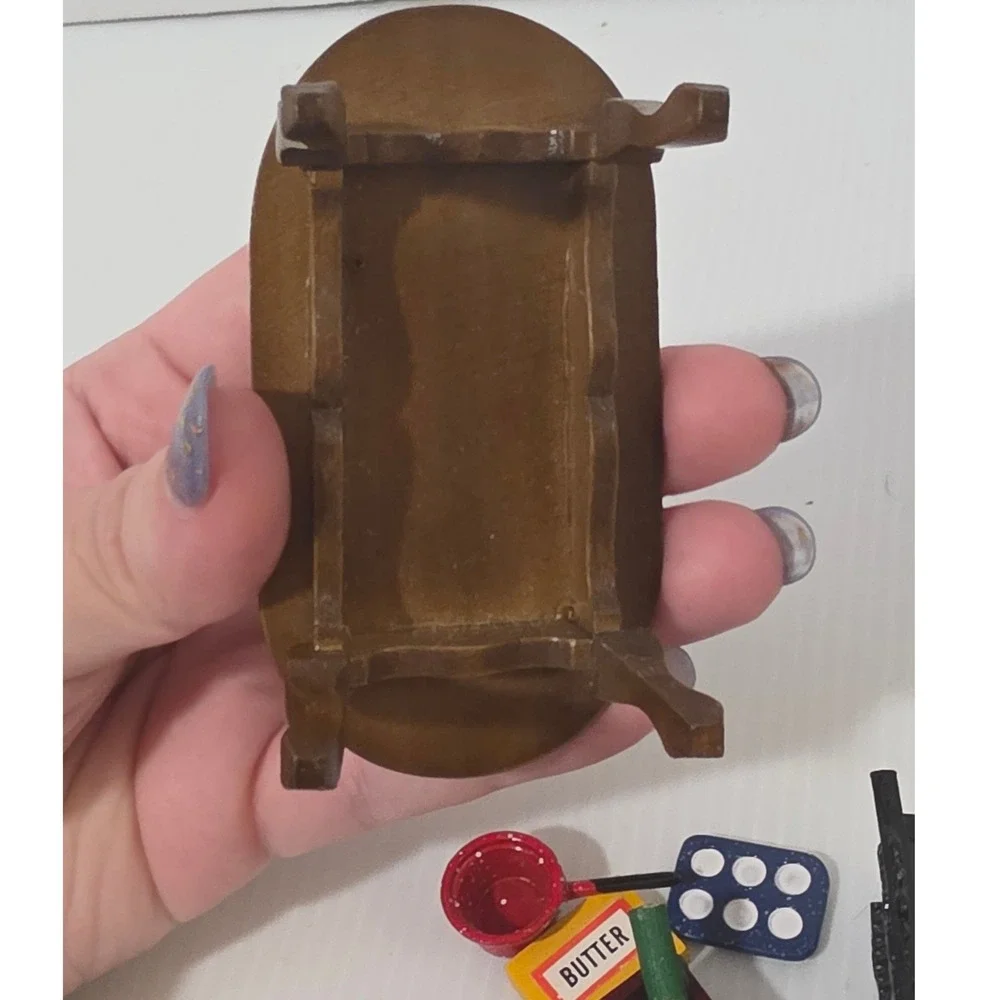Unbranded visible paint
